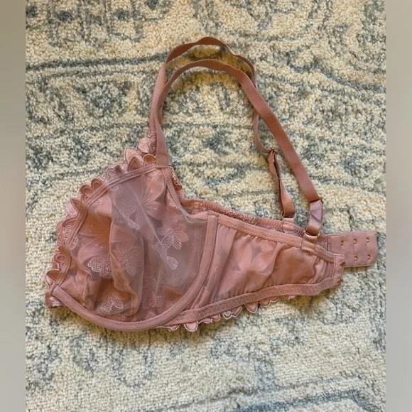 Victoria’s Secret Floral Unlined Deep Plunge Underwire Bra Pale Pink size 34 DD - Picture 10 of 12